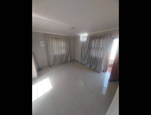 3 BEDROOM HOUSE FOR SALE IN DAWN PARK